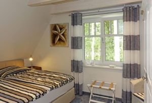 Bonde Hus Schlafzimmer 1. OG mit Boxspringbett